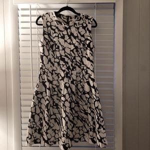 Black and white patterned dress